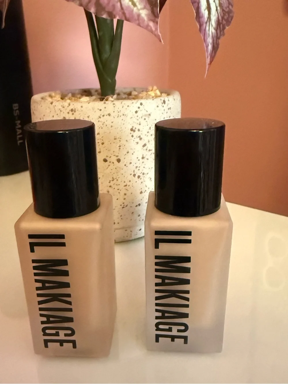 IL MAKIAGE Woke Up Like This Foundation Shade 60 NWOT